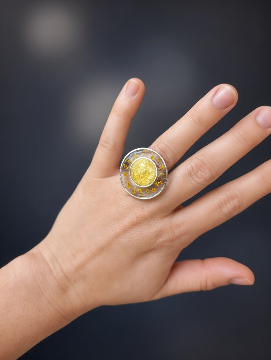Anillo Solaris – Diseño artesanal con esencia dorada